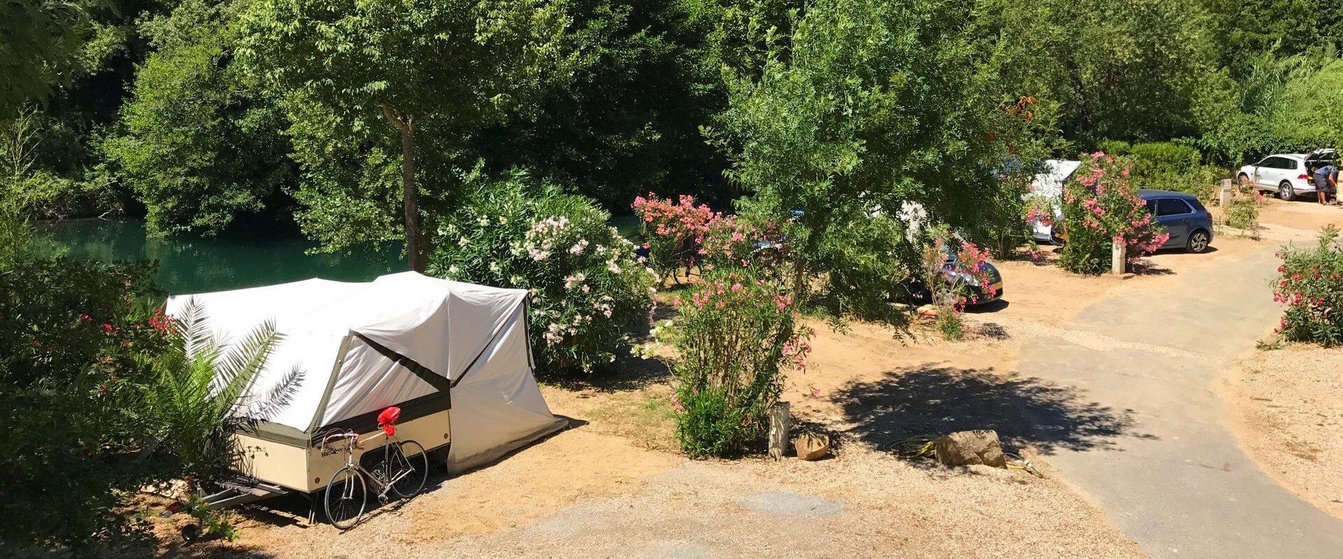 emplacement camping car caravane tente Auribeau-sur-Siagne